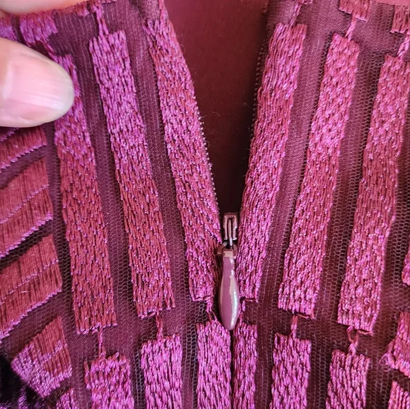 Guess Gianni Embroidered Mesh-Inset Dress Size: 8 - Picture 11 of 12